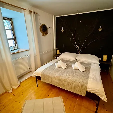 Schiller Haus&restaurant בית הארחה 3*