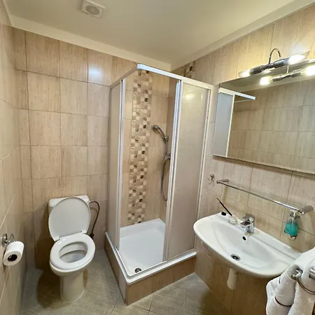 Schiller Haus&restaurant בית הארחה